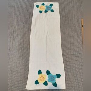 Handmade Vintage Embroidered Table Runner Cottagecore Boho Grannycore Floral